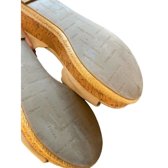 Like new! Women’s Marc Fisher Faithful Platform Sandals Gray Suede Size 9 M - Picture 6 of 6